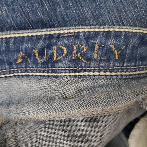 Silver Audrey Distressed Raw Hem Jeans 31 - Picture 13 of 15